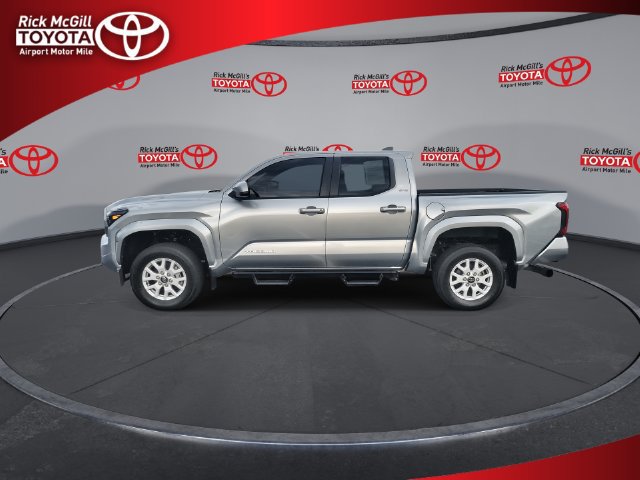 Used 2024 Toyota Tacoma SR5 AWD/4WD image 5