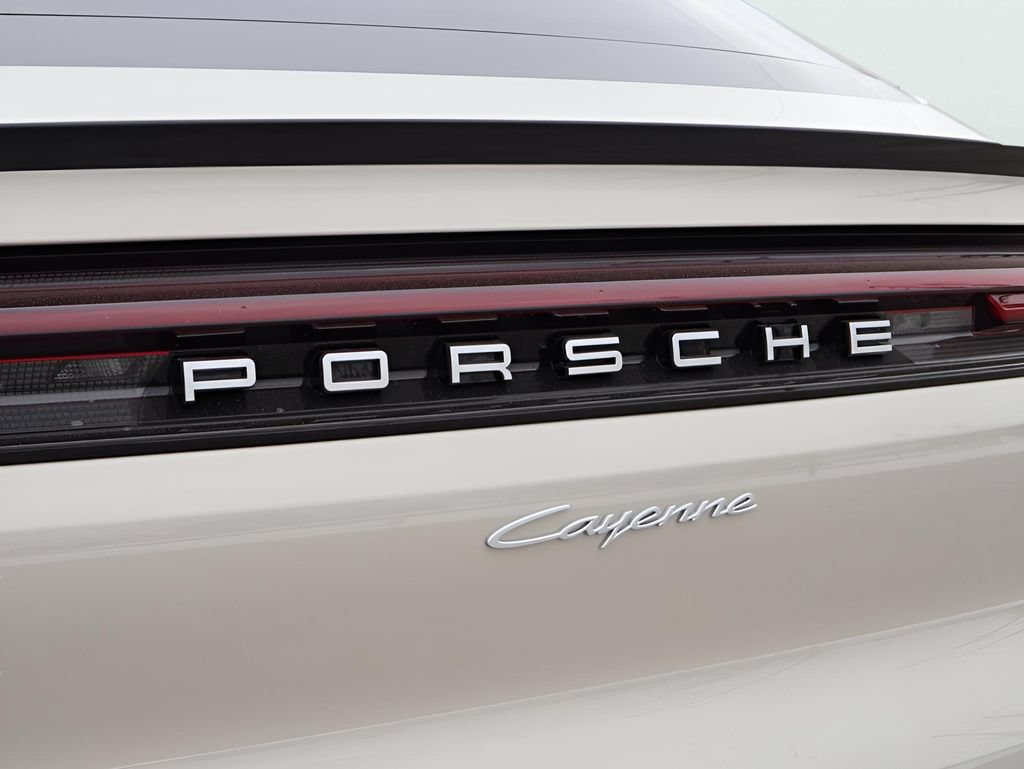 New 2026 Porsche Cayenne Coupe AWD/4WD image 6