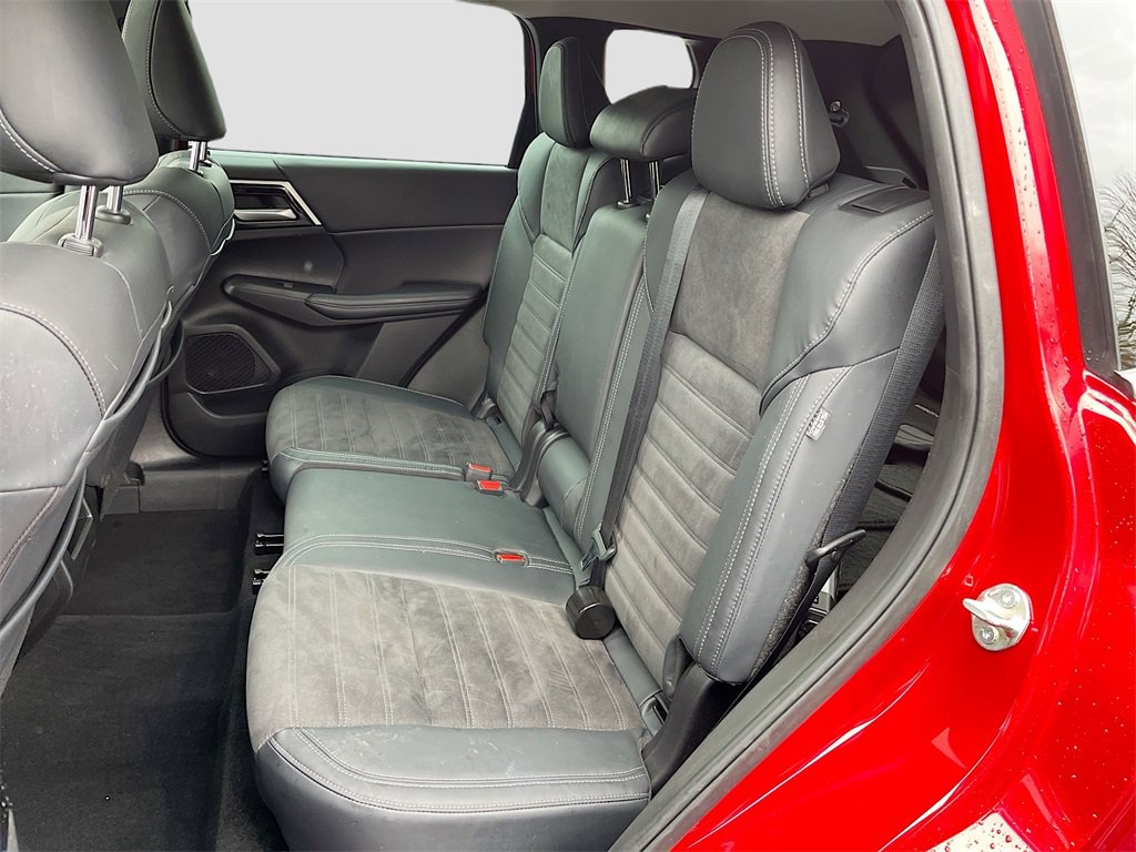 Used 2023 Mitsubishi Outlander SE image 23