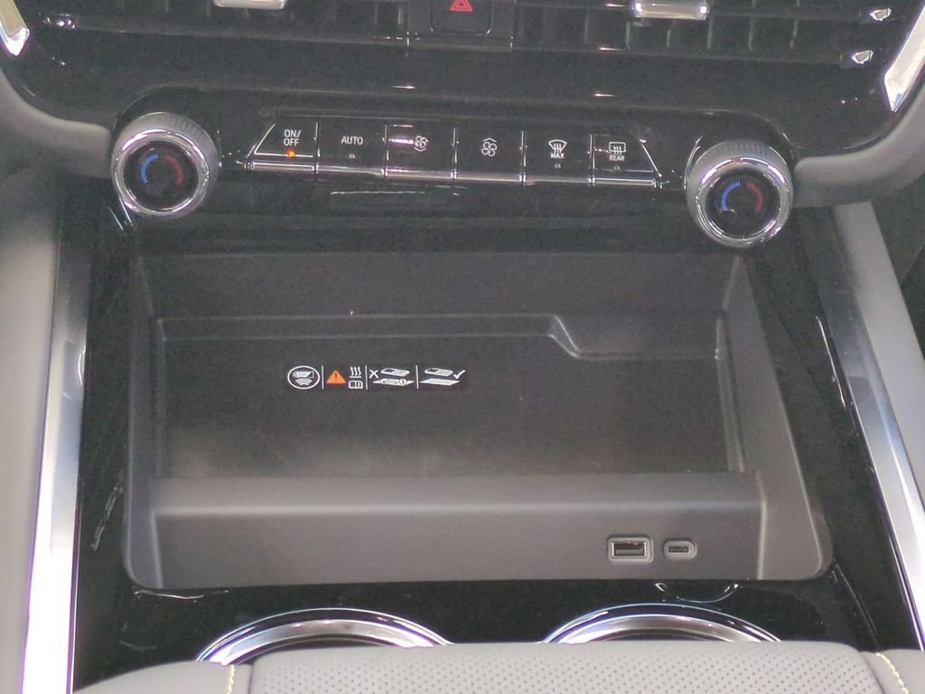 New 2026 Chevrolet Suburban Premier w/ Sun And Tow Package AWD/4WD image 19