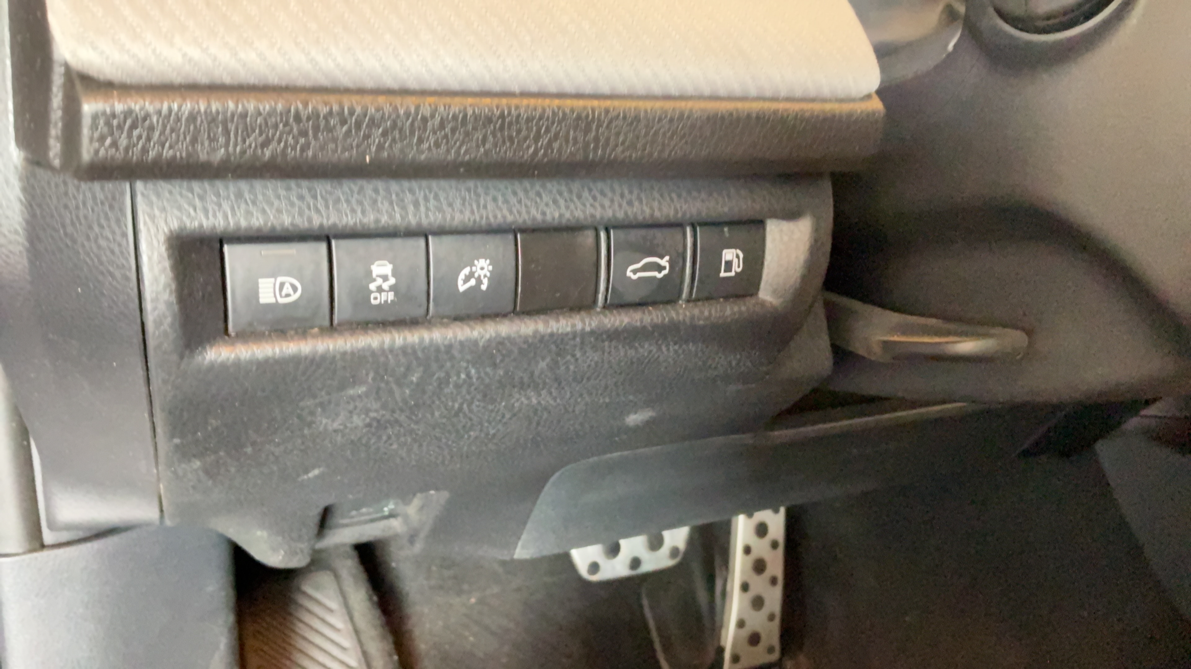 Used 2025 Toyota Camry SE w/ Convenience Package FWD image 20