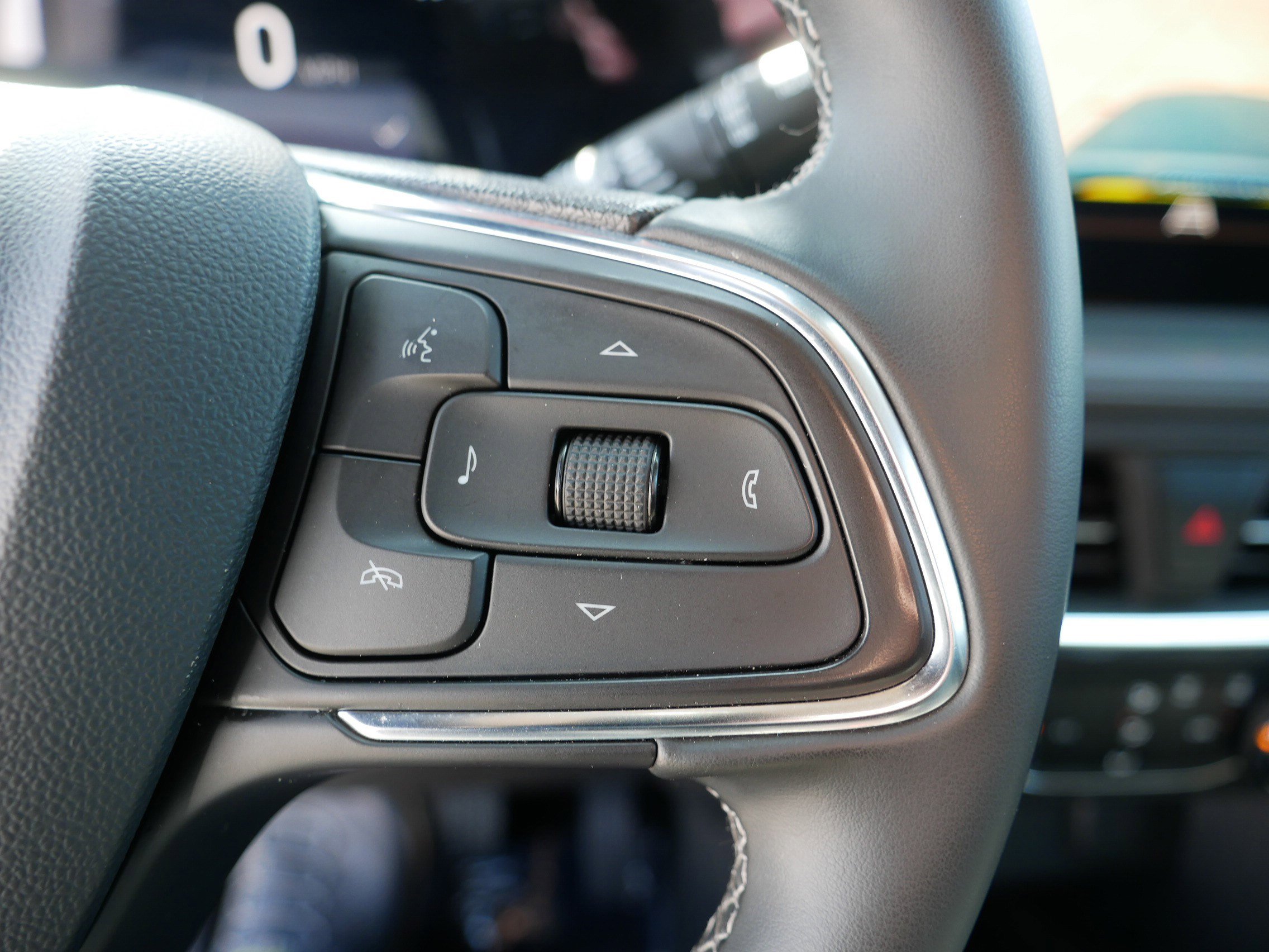 Used 2025 Buick Encore GX Preferred AWD/4WD image 29