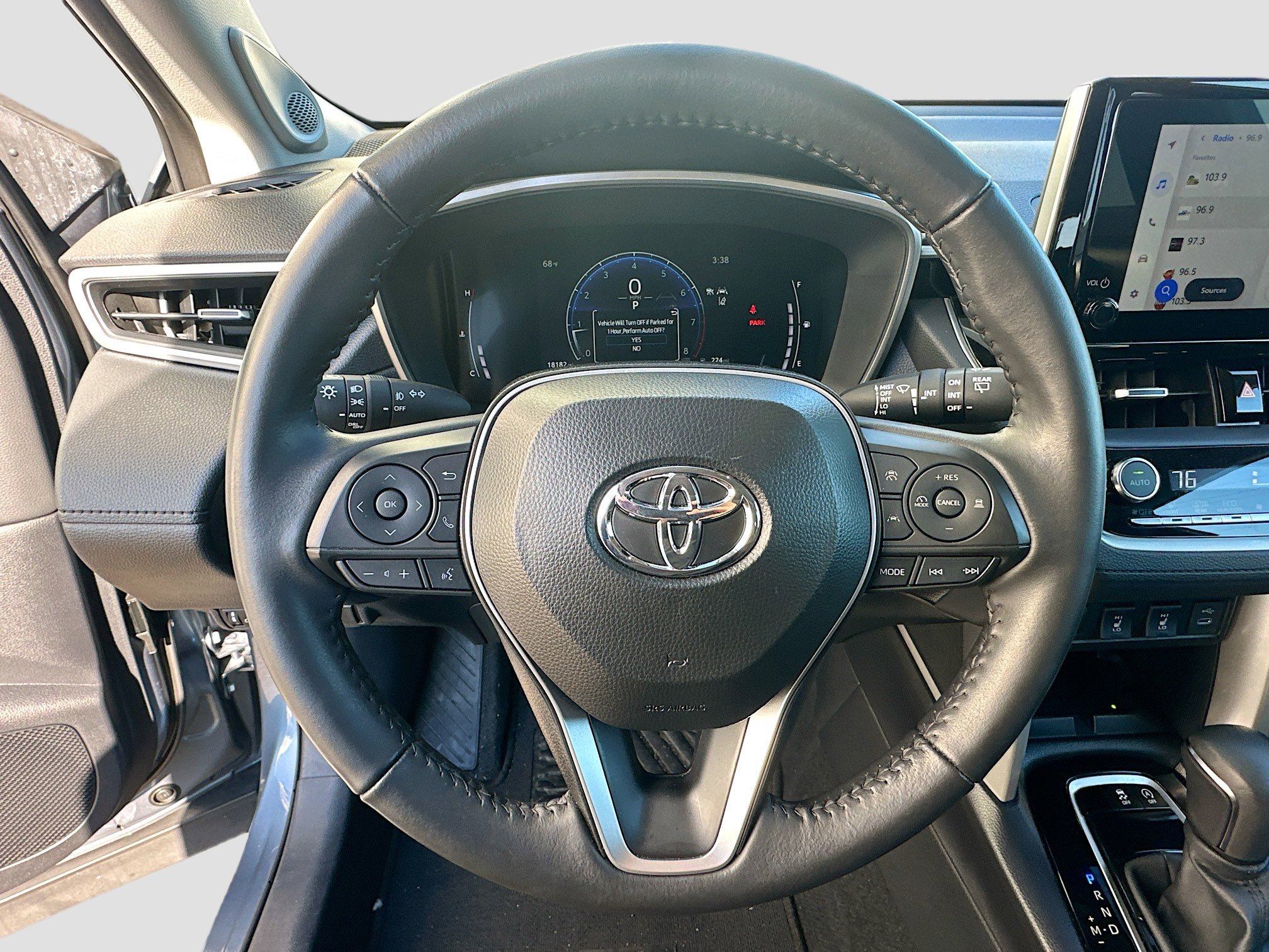 Used 2024 Toyota Corolla Cross XLE w/ Convenience Package image 11