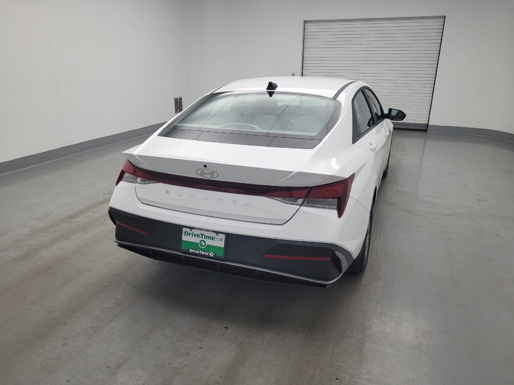 Used 2025 Hyundai Elantra SE FWD image 7