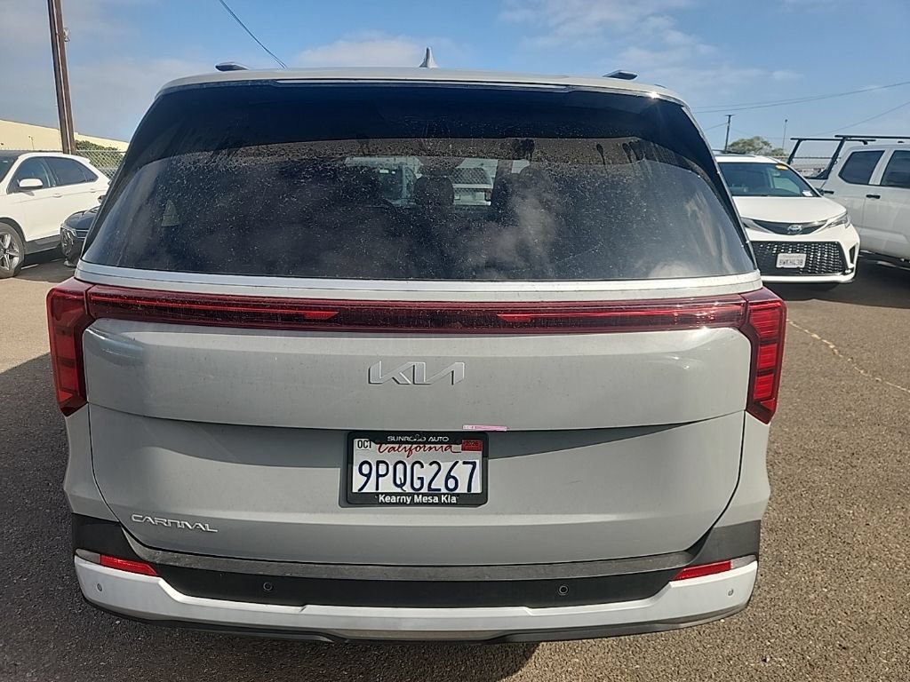 Certified 2025 Kia Carnival EX FWD image 12