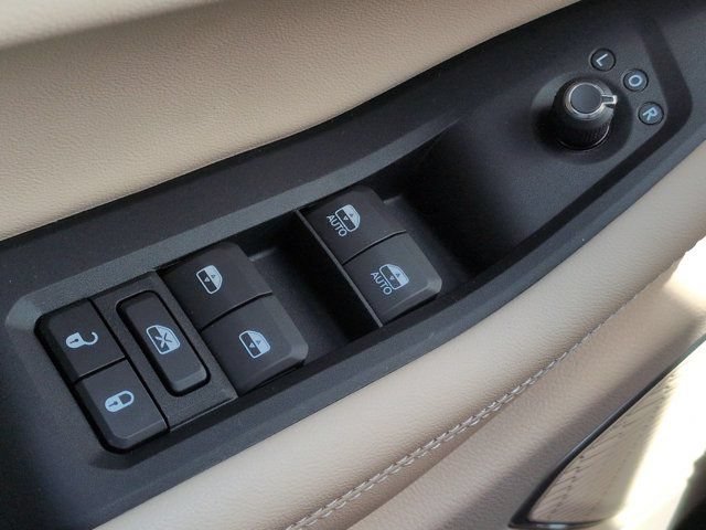 Used 2022 Jeep Grand Cherokee Limited w/ Luxury Tech Group II AWD/4WD image 23