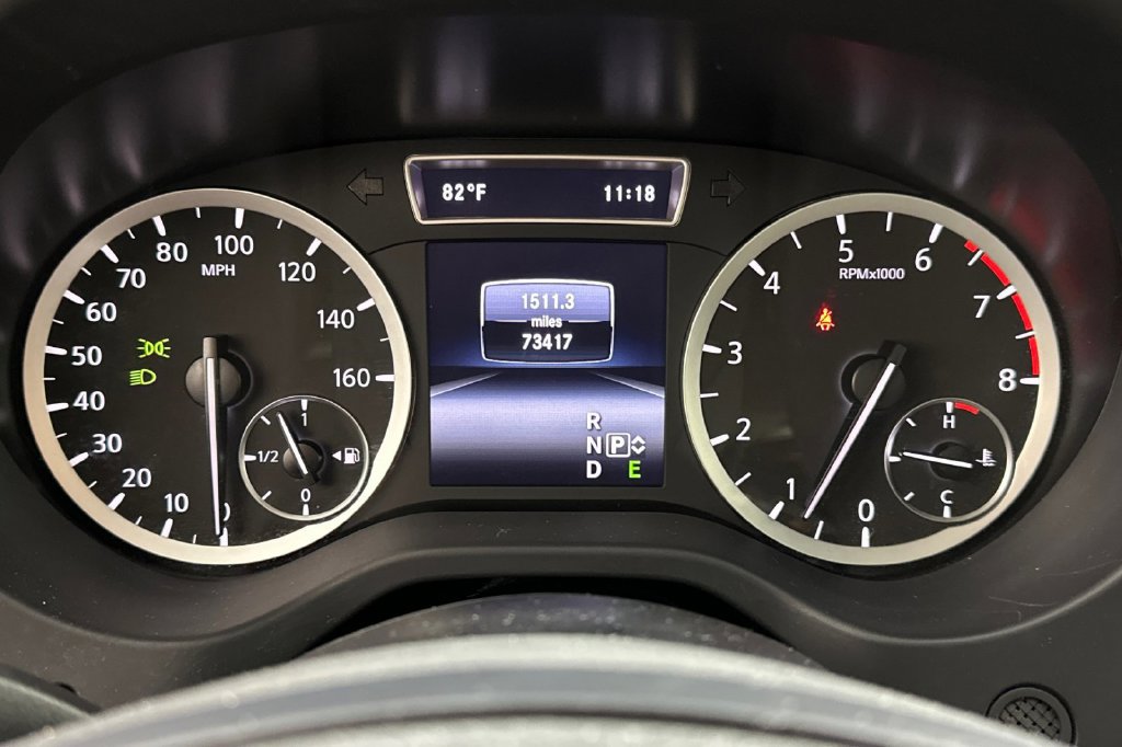 Used 2017 INFINITI QX30 Sport FWD image 30