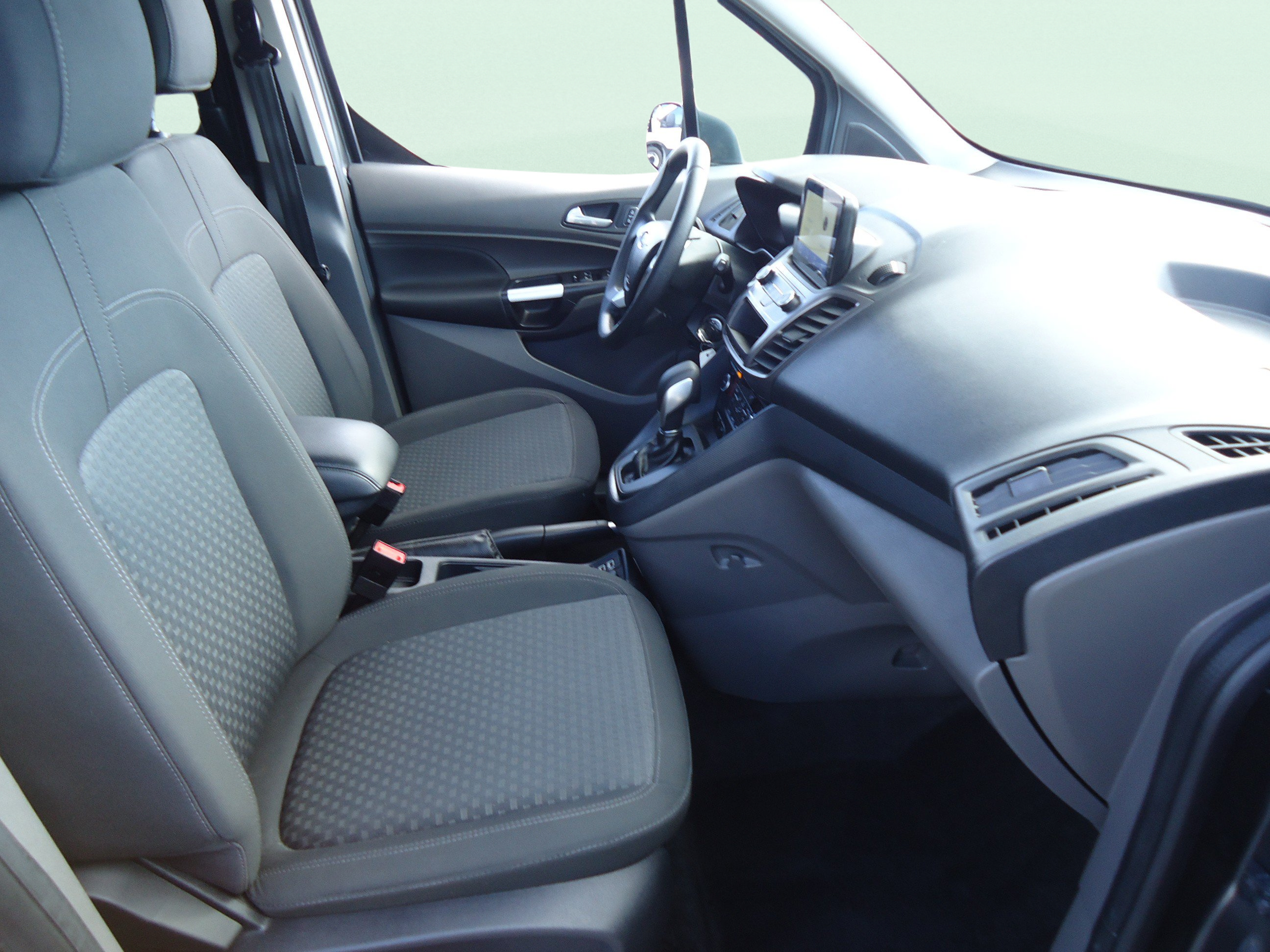 Used 2021 Ford Transit Connect XLT FWD image 14
