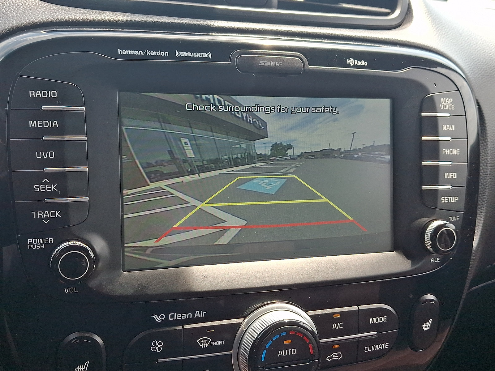 Used 2017 Kia Soul + FWD image 18