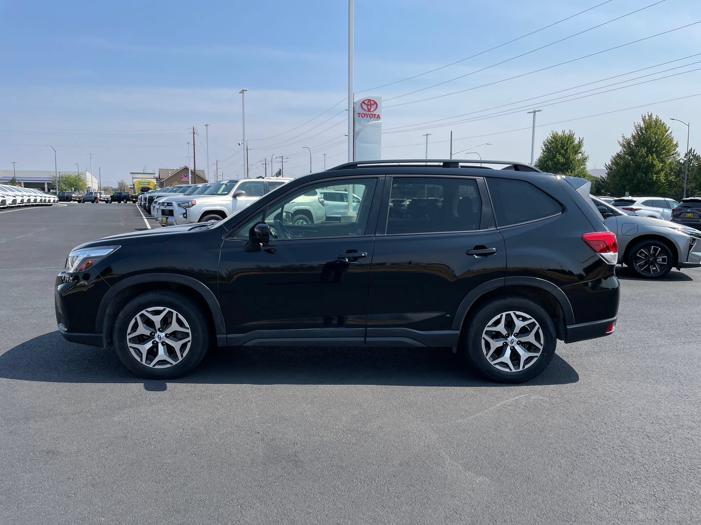Used 2019 Subaru Forester Premium AWD/4WD image 6