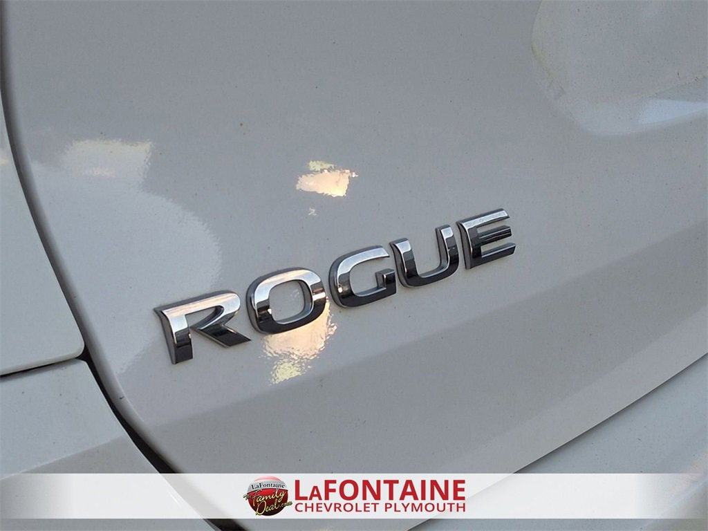 Used 2017 Nissan Rogue S image 29