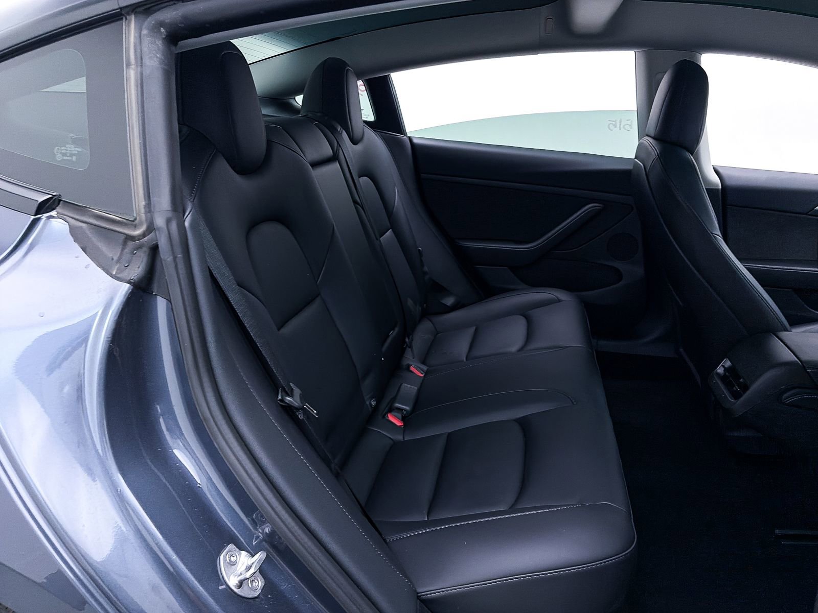 Used 2023 Tesla Model 3 Standard Range image 31