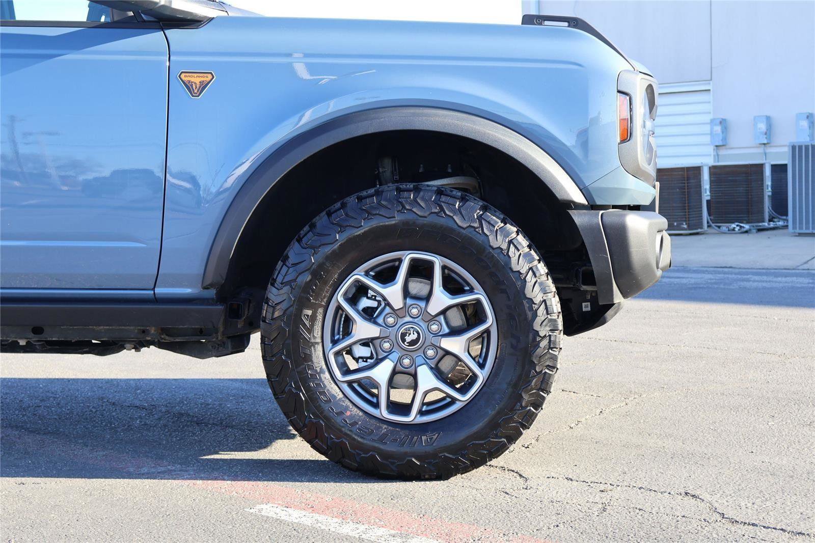 Used 2025 Ford Bronco Badlands image 10