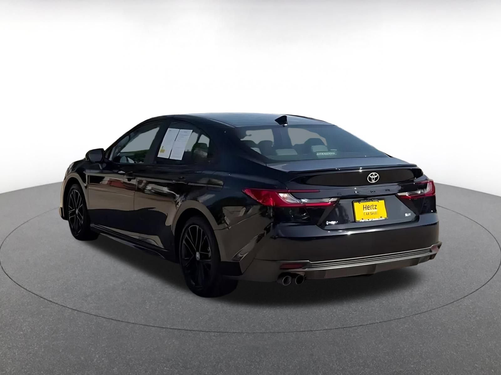 Used 2026 Toyota Camry SE FWD image 11