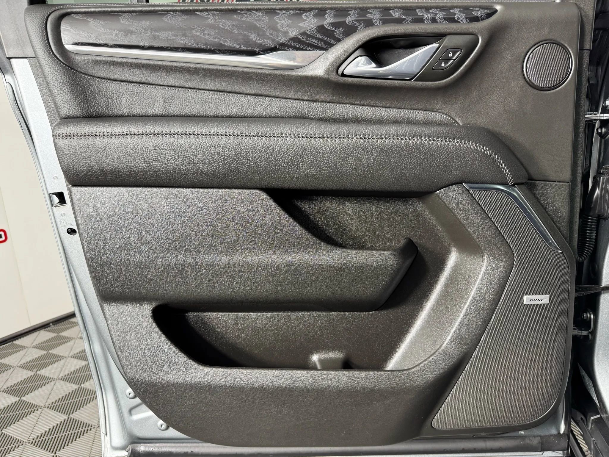 Used 2023 GMC Yukon XL Denali image 54