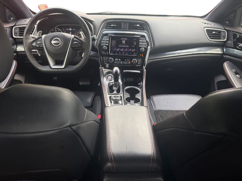 Used 2023 Nissan Maxima SR w/ Sport Mat Group FWD image 10