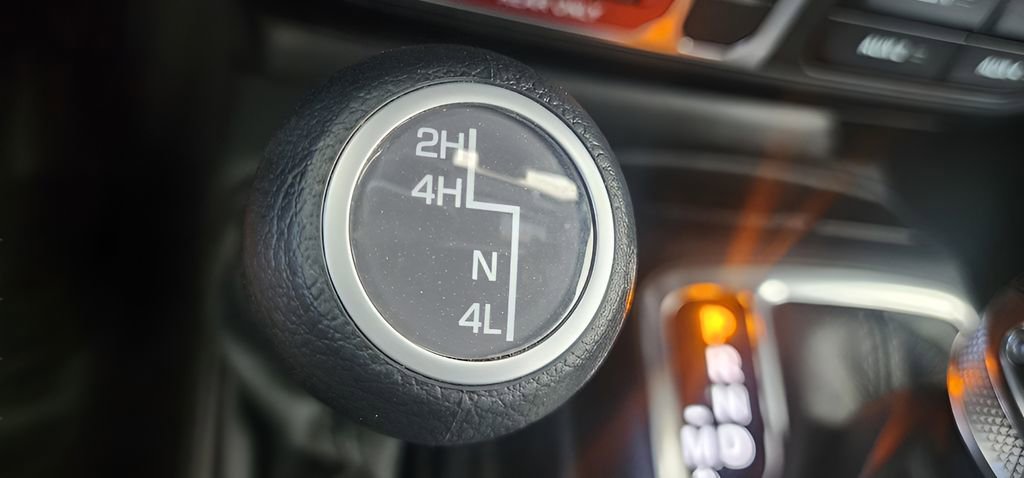 Used 2024 Jeep Gladiator Sport image 35