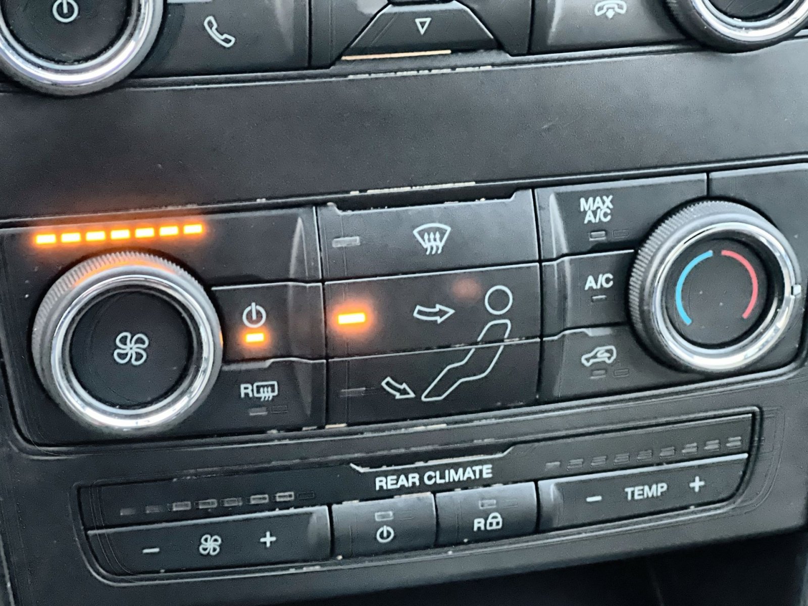 Certified 2019 Ford Explorer 4WD w/ Class III Trailer Tow Package image 20