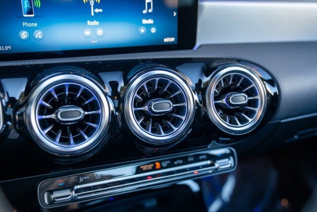 Used 2024 Mercedes-Benz CLA 250 image 28