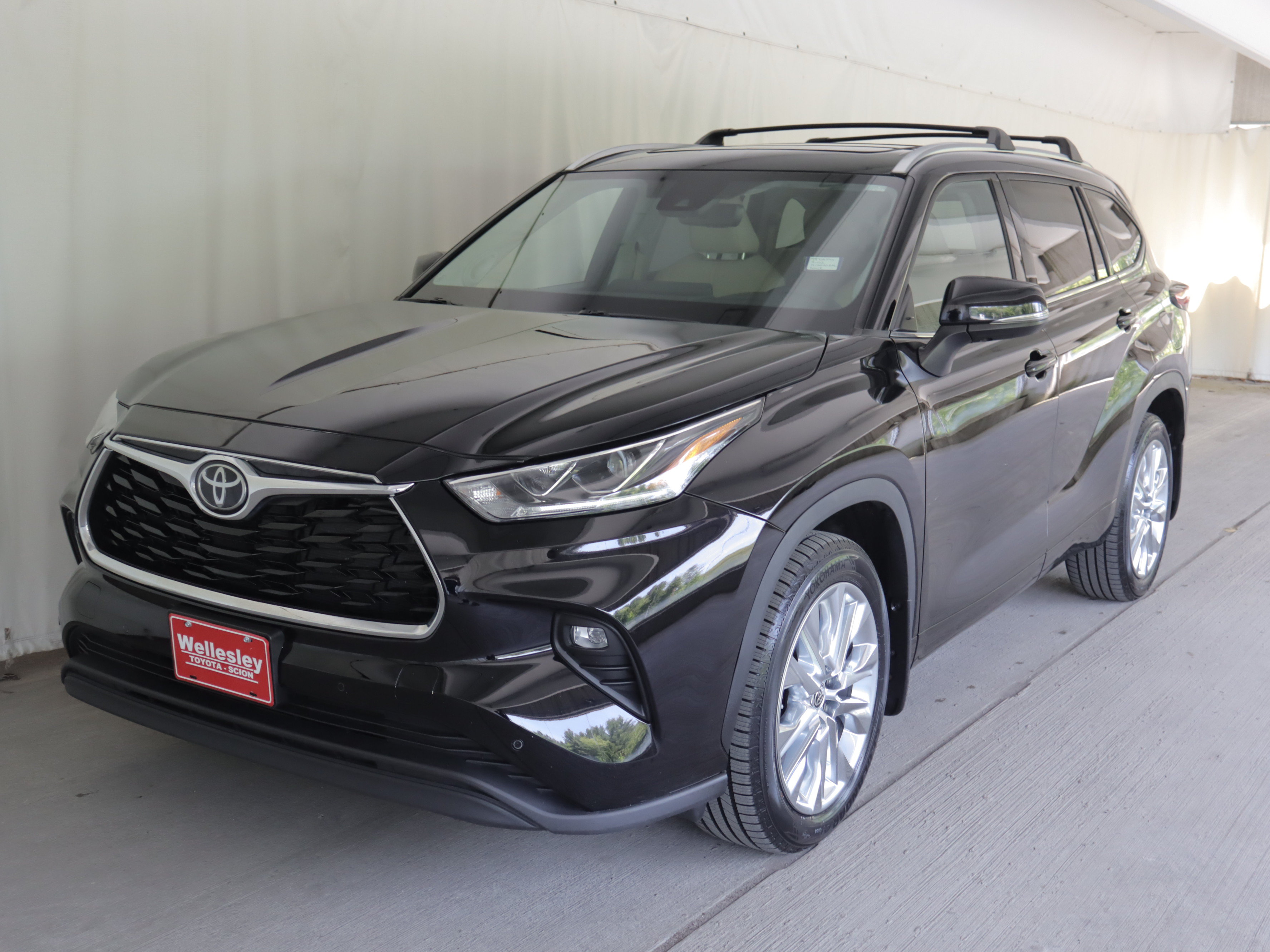 Used 2023 Toyota Highlander Limited AWD/4WD image 23