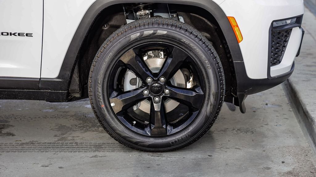 New 2026 Jeep Grand Cherokee Limited AWD/4WD image 11