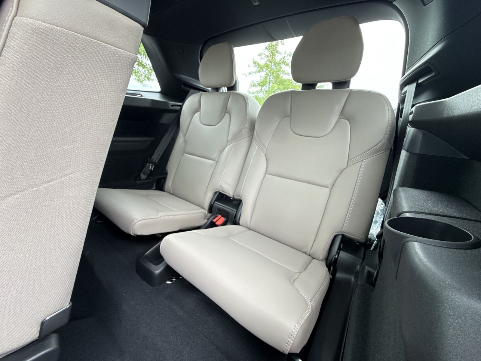 New 2026 Volvo XC90 T8 Ultra w/ Protection Package Premier AWD/4WD image 26