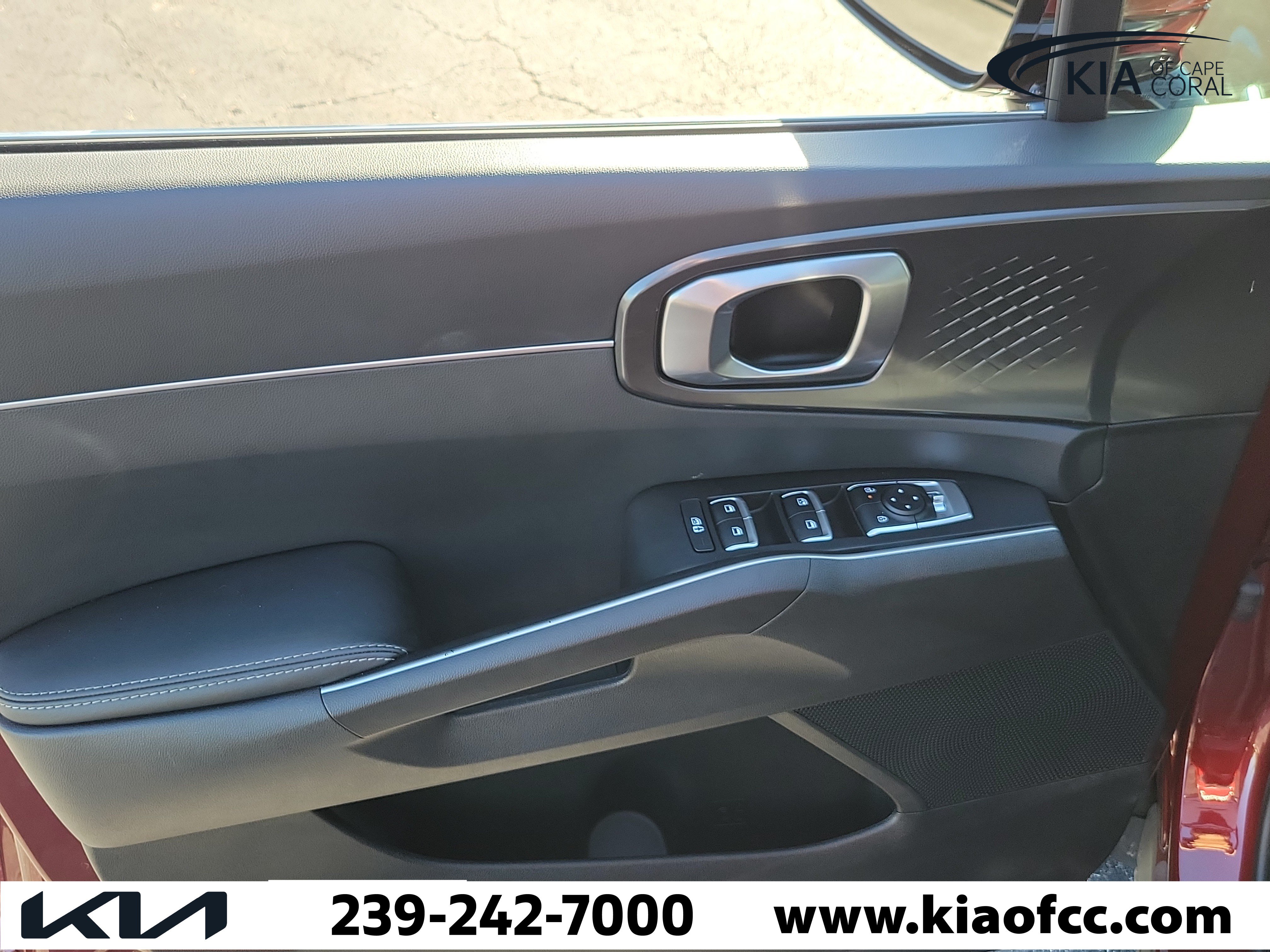 Certified 2025 Kia Sorento S w/ Panoramic Sunroof Package FWD image 23