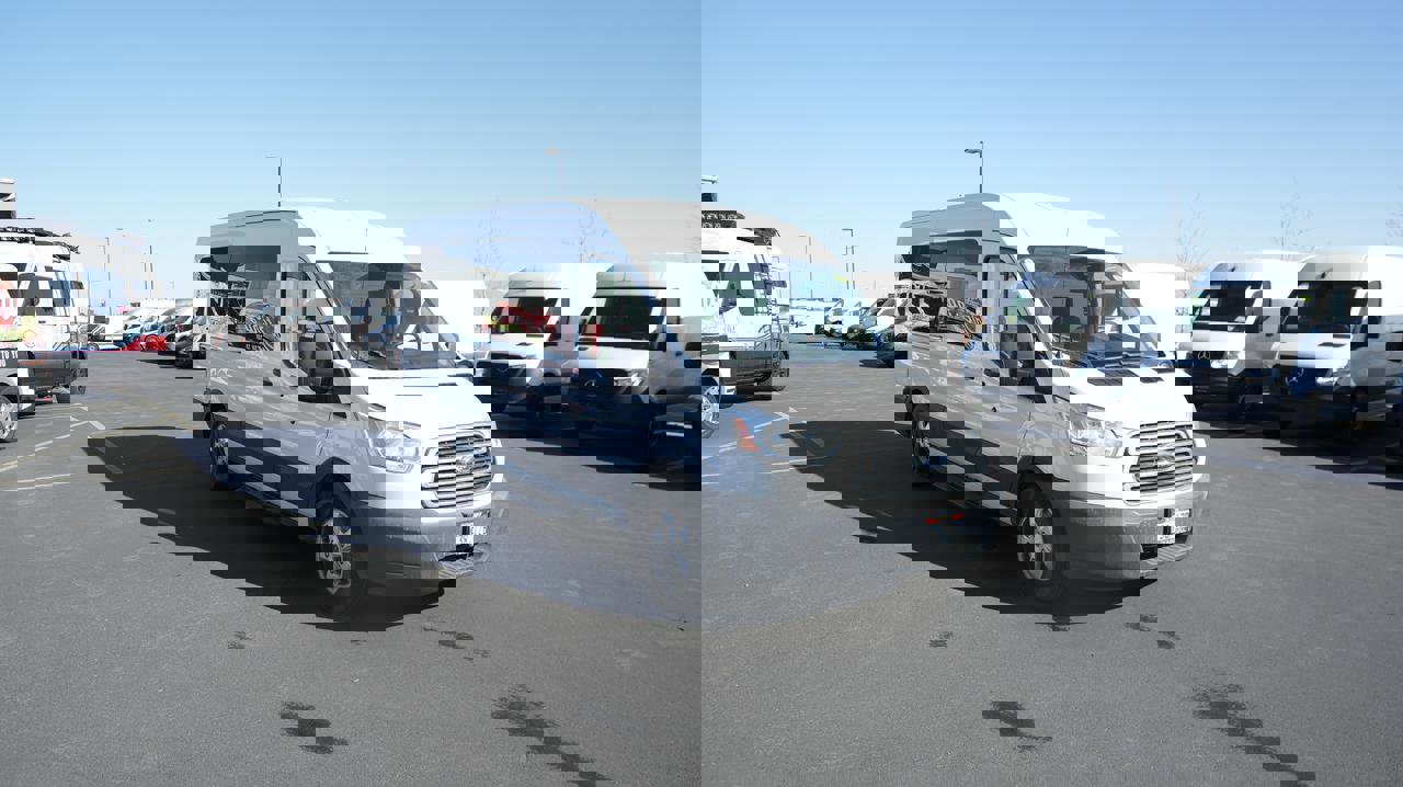 Used 2019 Ford Transit 350 XLT image 3