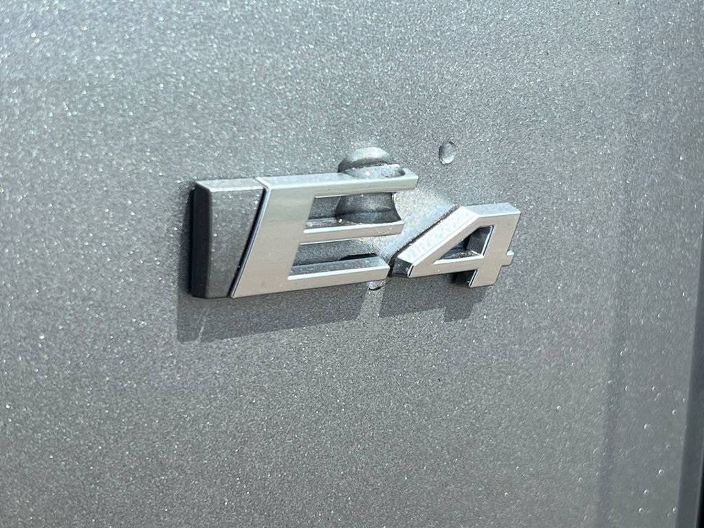 New 2027 Cadillac Vistiq Sport w/ LPO, Floor Liner Package AWD/4WD image 2