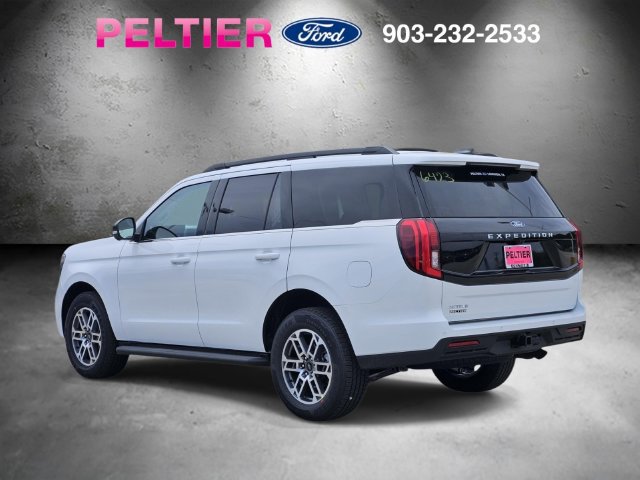 New 2026 Ford Expedition Active RWD image 3