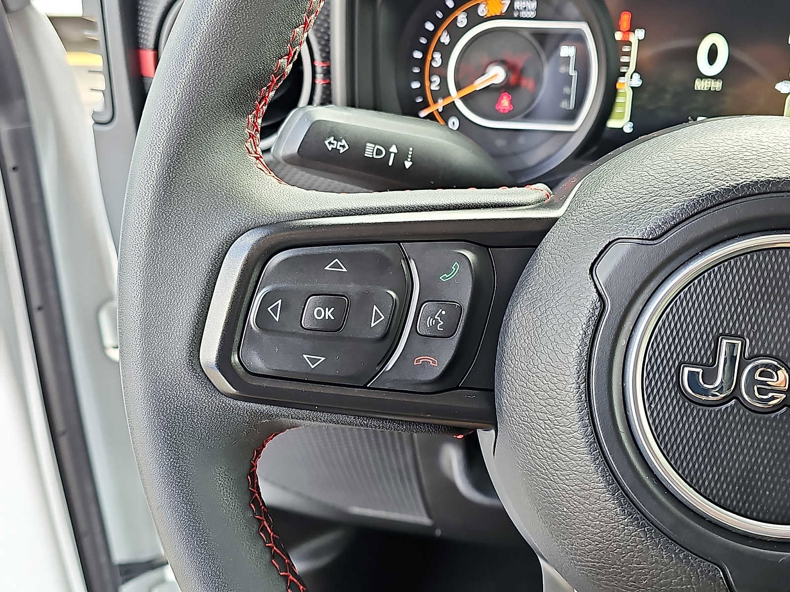 Used 2025 Jeep Wrangler Unlimited Rubicon image 21