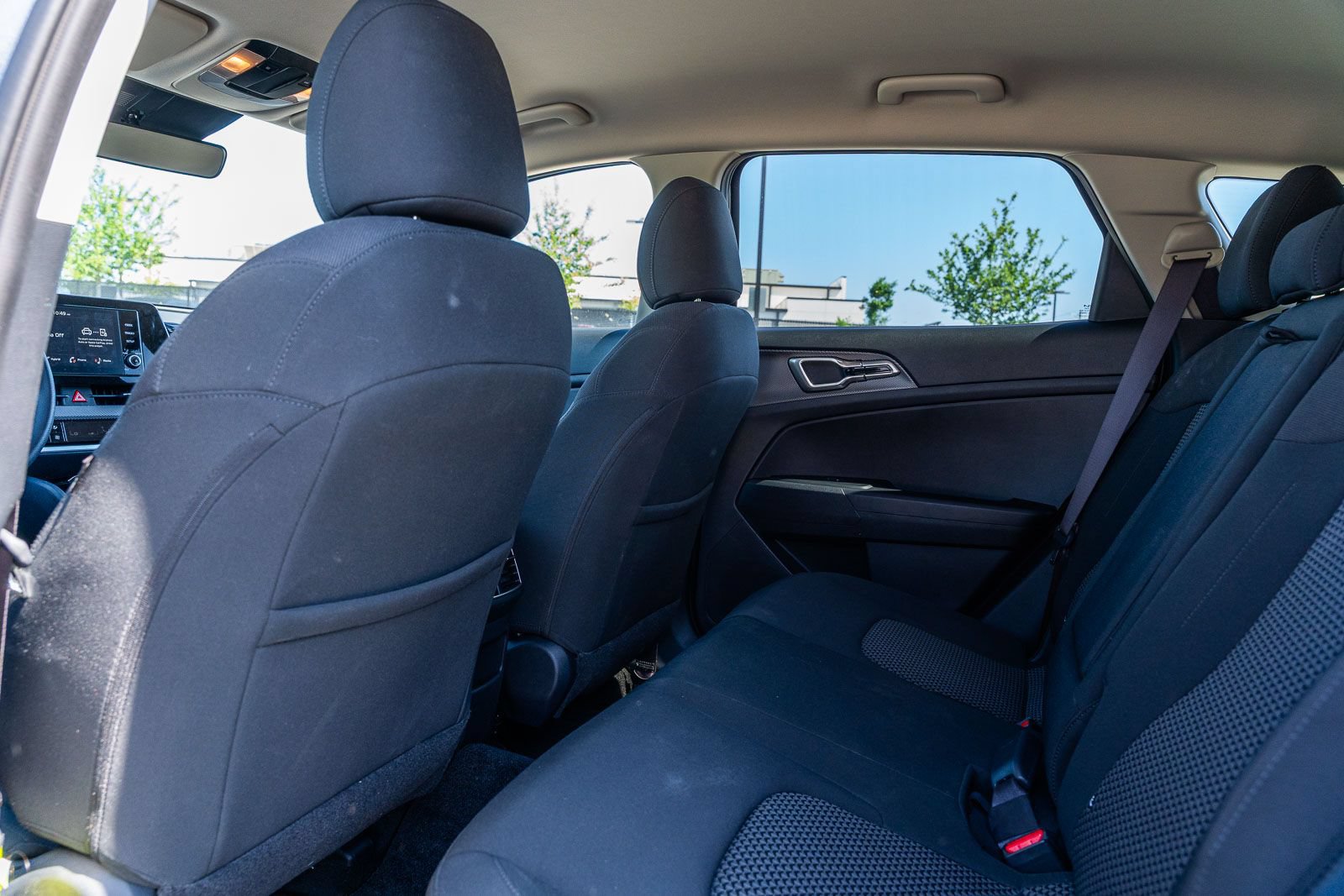 Used 2025 Kia Sportage LX AWD/4WD image 16