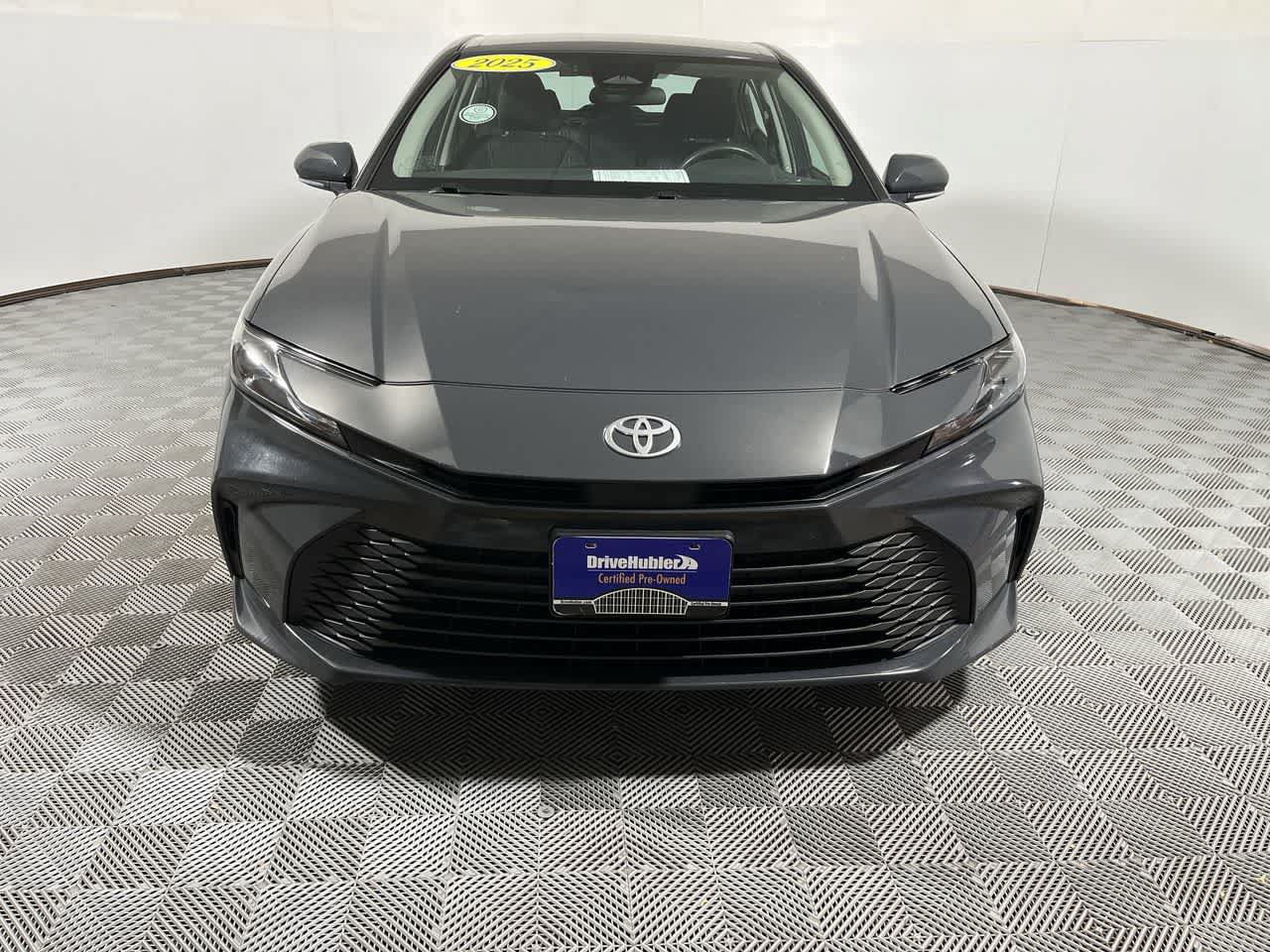 Used 2025 Toyota Camry LE FWD image 3