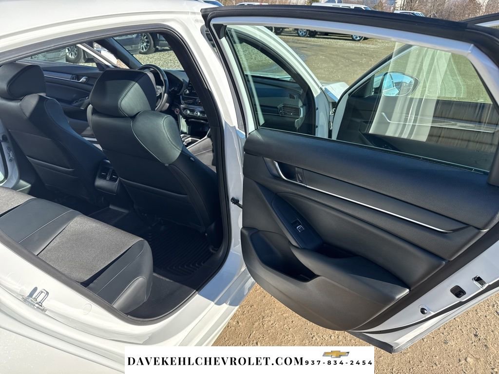 Used 2018 Honda Accord Sport image 24