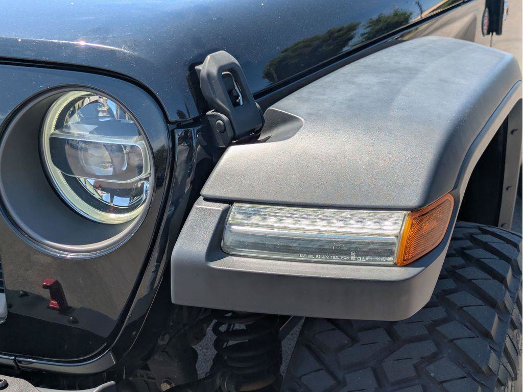 Used 2018 Jeep Wrangler Unlimited Rubicon image 12