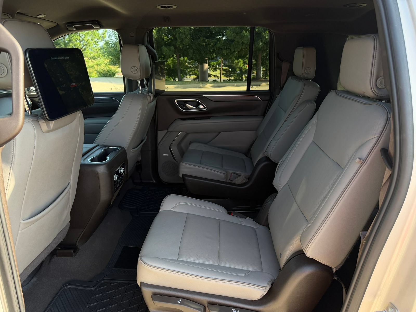 Used 2023 GMC Yukon XL SLT w/ SLT Luxury Package RWD image 26
