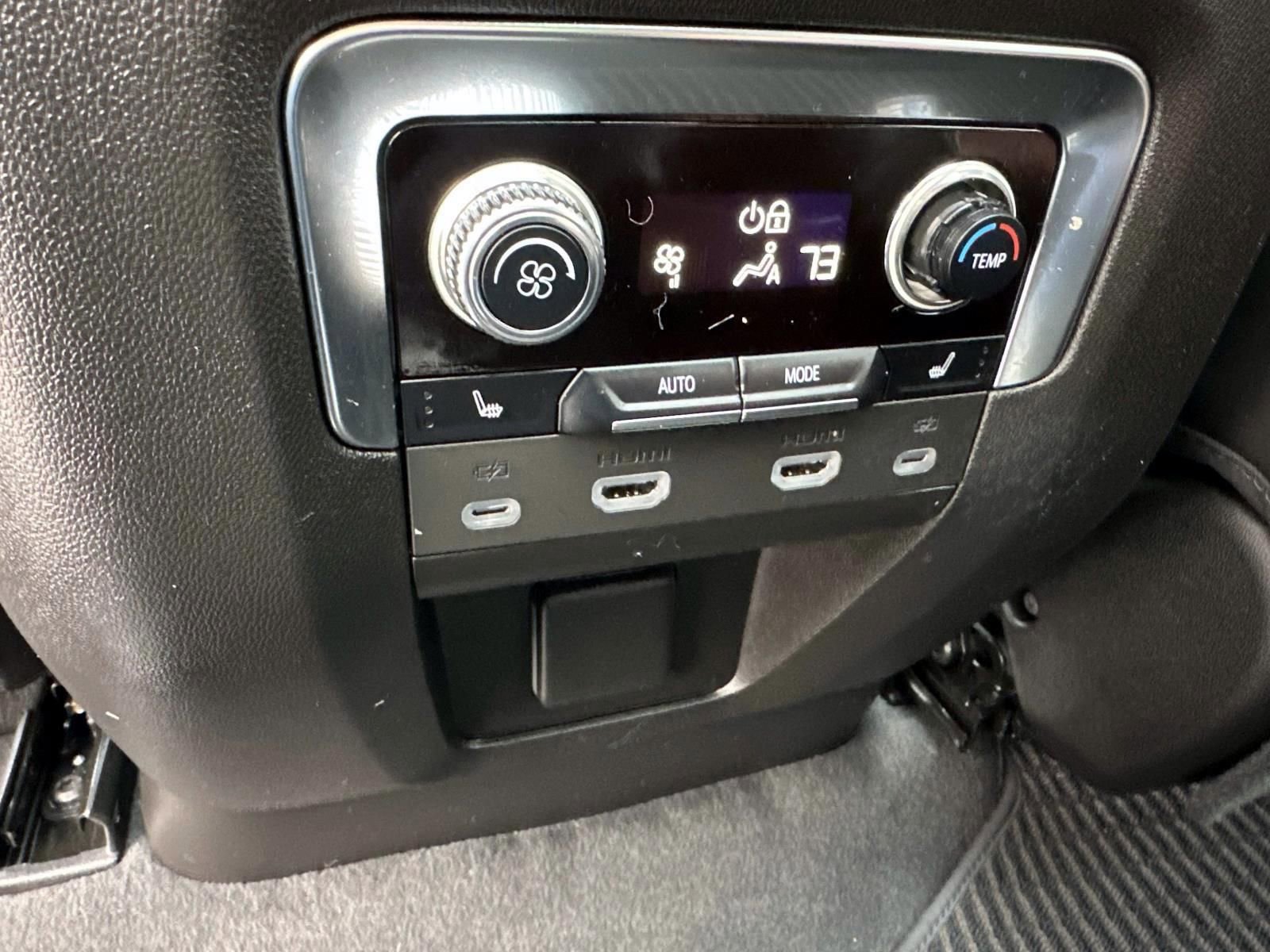 Used 2023 GMC Yukon XL Denali Ultimate image 34