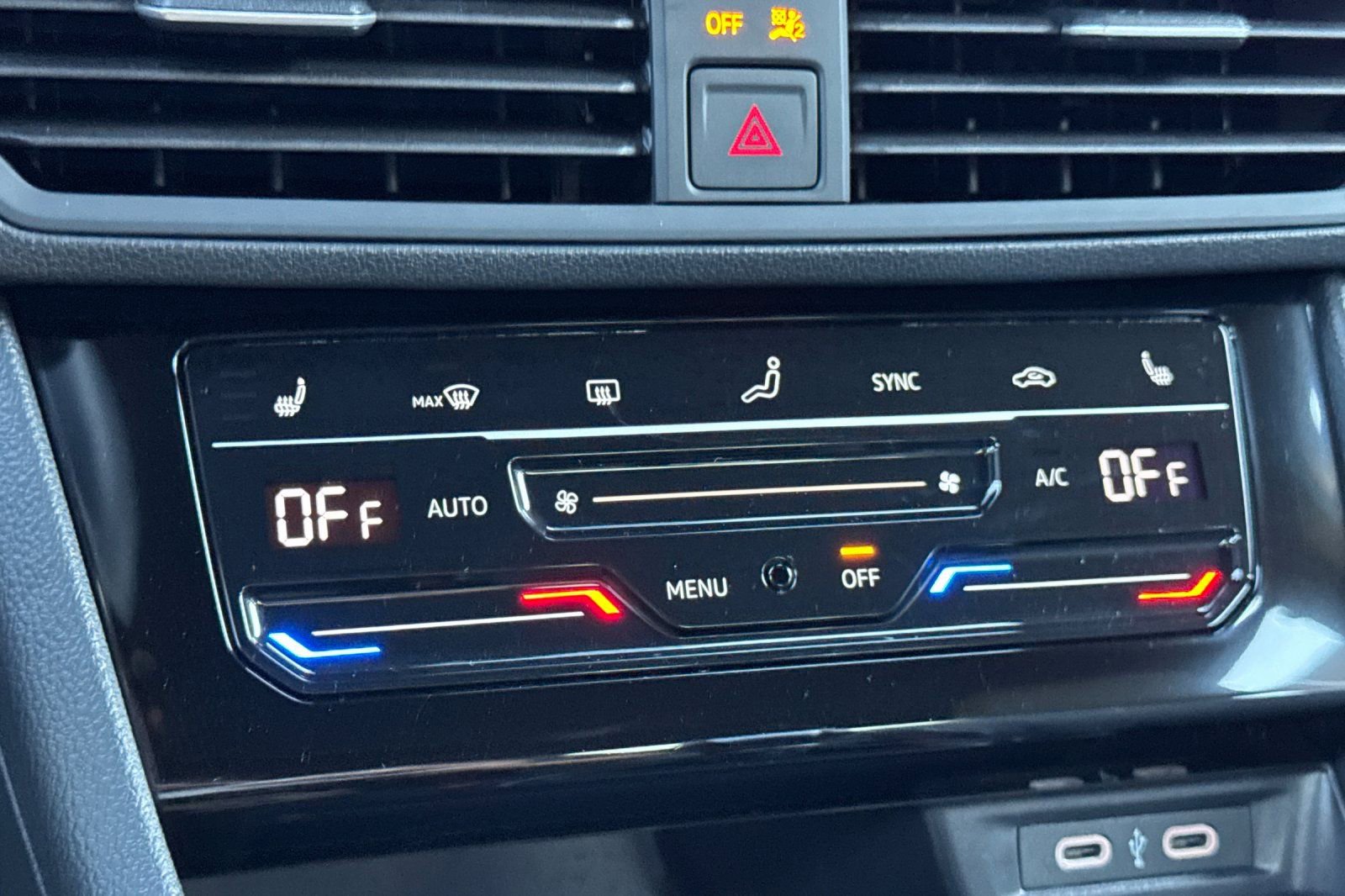 Certified 2025 Volkswagen Jetta Sport image 19