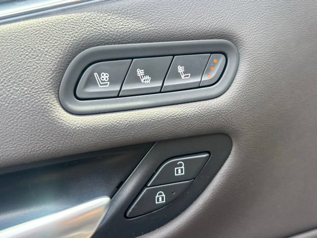 Used 2023 Cadillac Escalade Premium Luxury w/ LPO, Floor Liner Package AWD/4WD image 21
