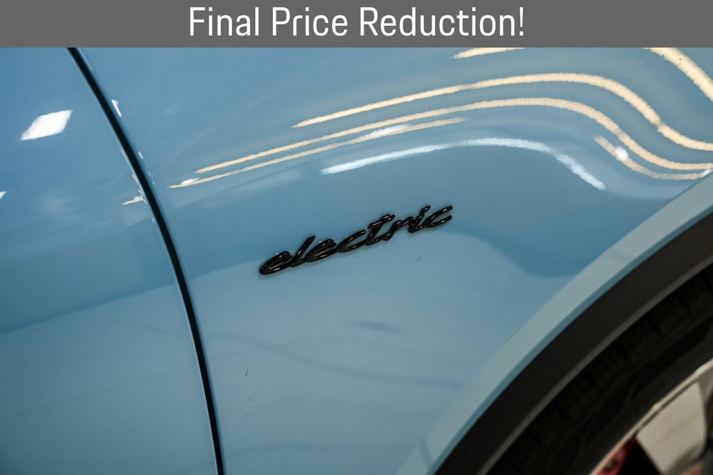 Used 2025 Porsche Macan 4S Electric AWD/4WD image 16