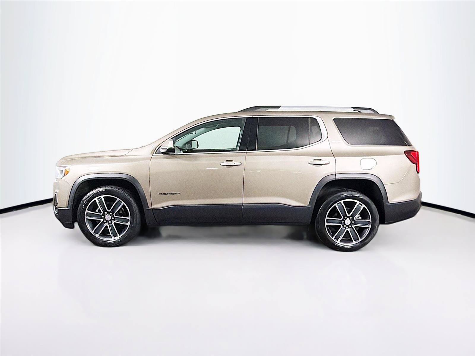 Used 2023 GMC Acadia SLT w/ Technology Package AWD/4WD image 8