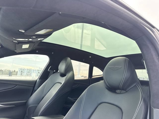 Used 2021 Aston Martin DBX AWD/4WD image 22