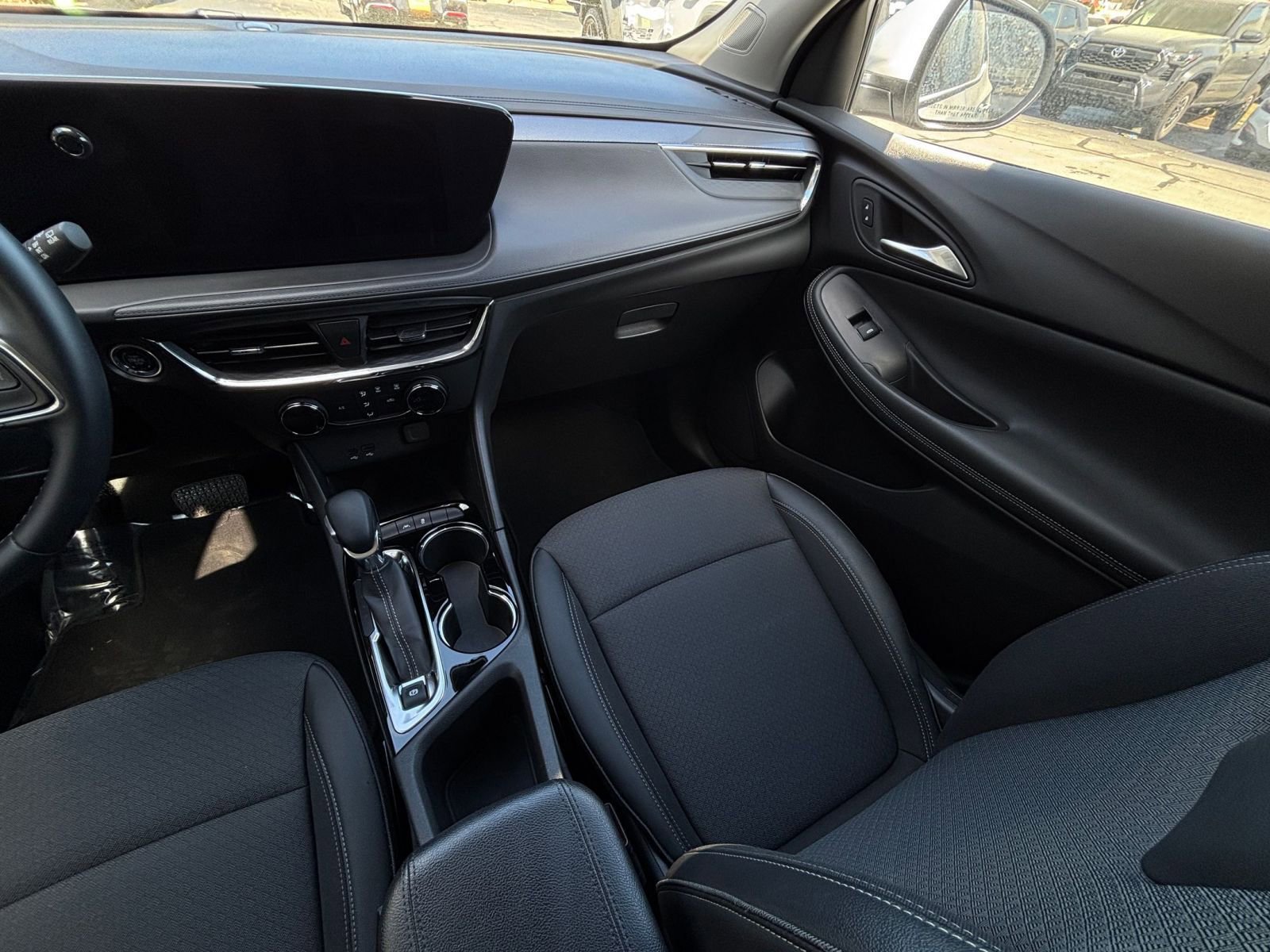 Used 2025 Buick Encore GX Preferred image 35