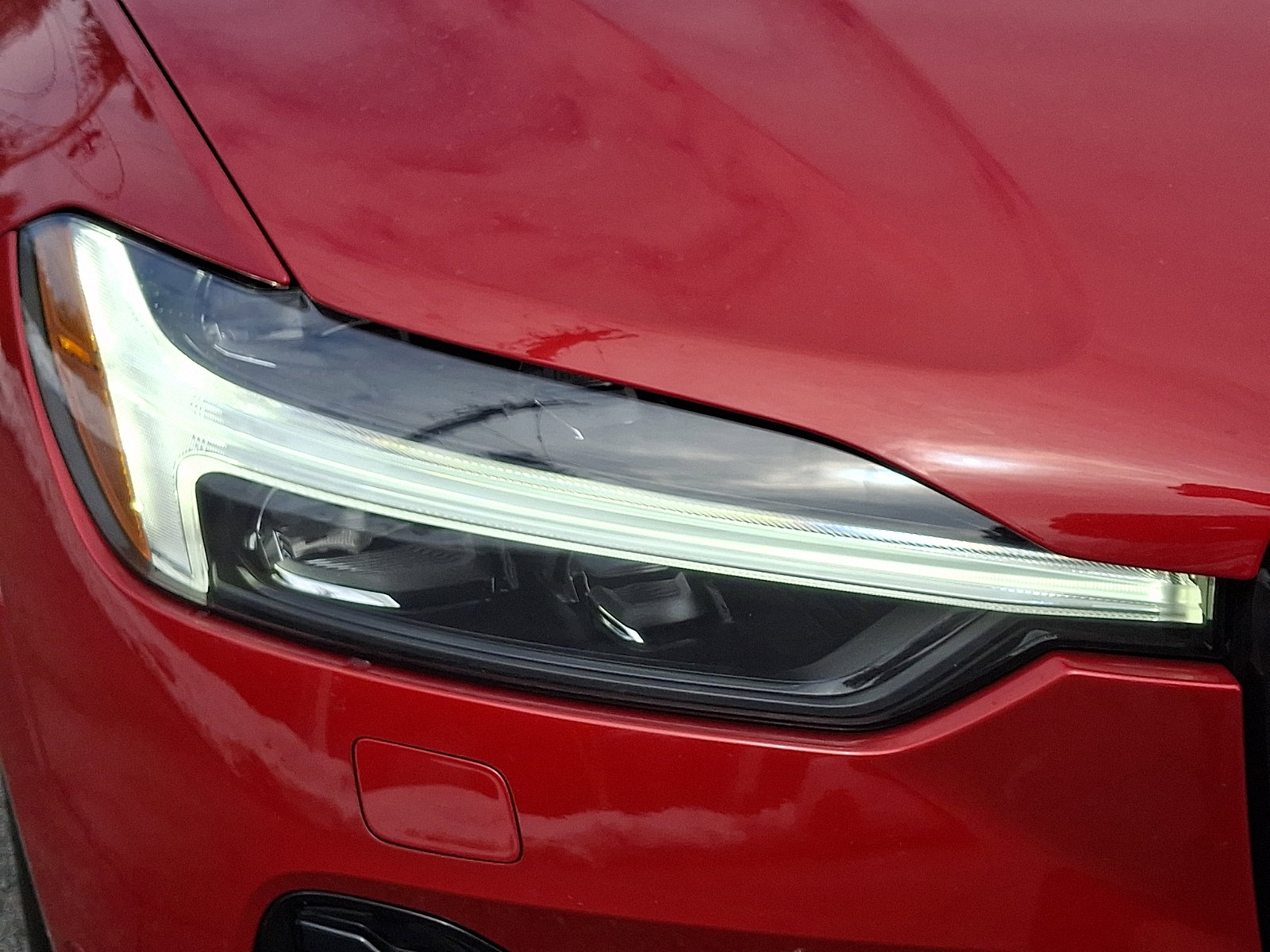 Certified 2023 Volvo XC60 B5 Plus w/ Climate Package image 9