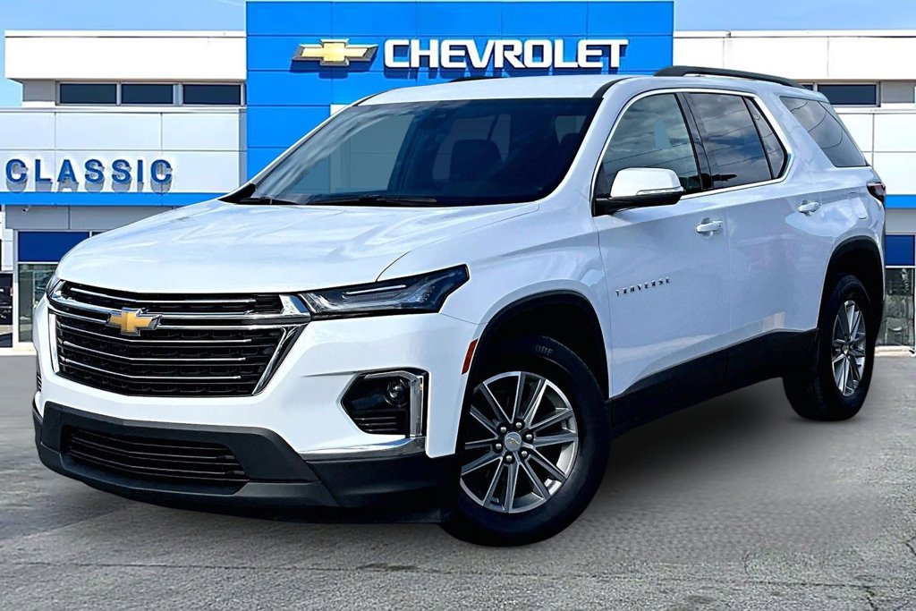 Used 2023 Chevrolet Traverse LT FWD image 2