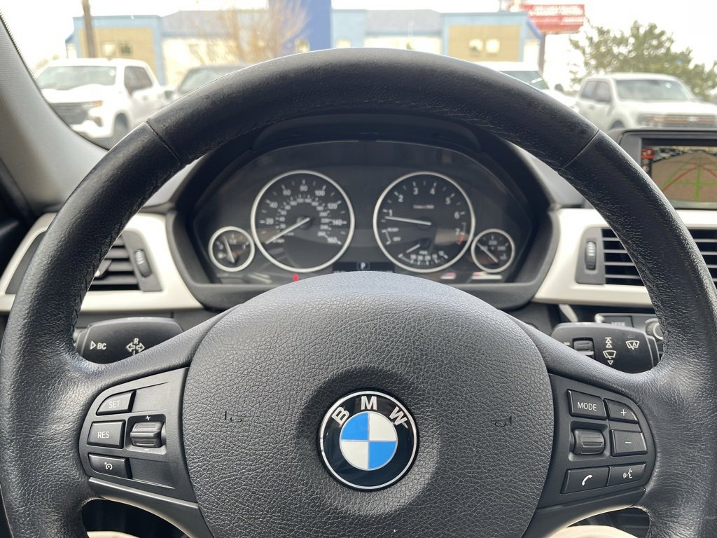 Used 2016 BMW 320i Sedan image 15