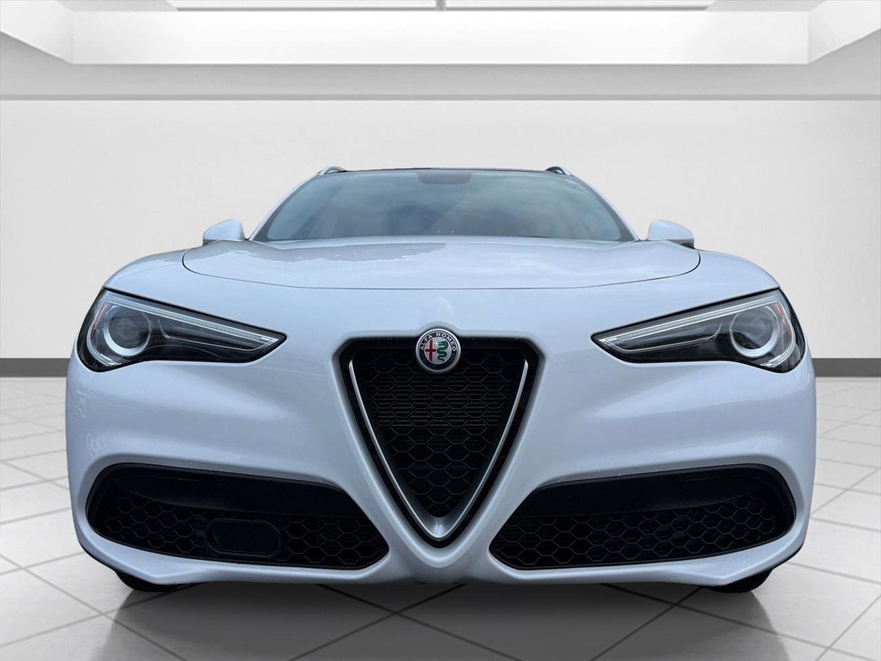 Used 2019 Alfa Romeo Stelvio AWD image 4