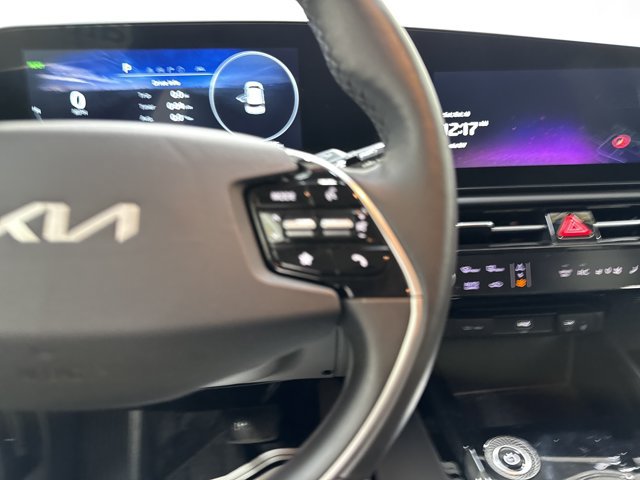 Certified 2024 Kia Niro Wind w/ Wind Preserve Package FWD image 18