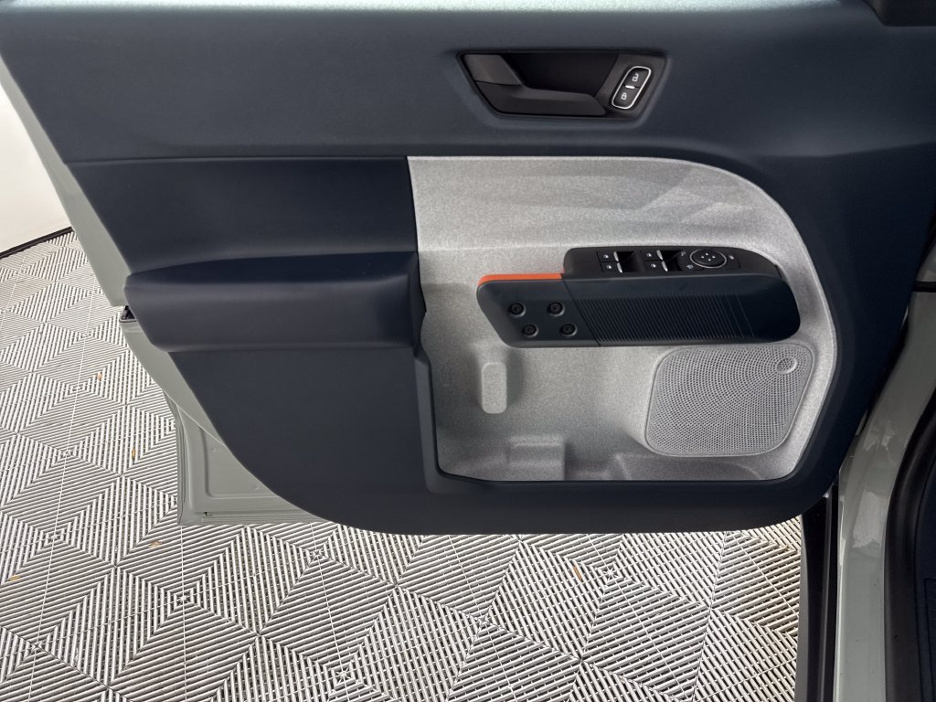 Used 2024 Ford Maverick XLT FWD image 10