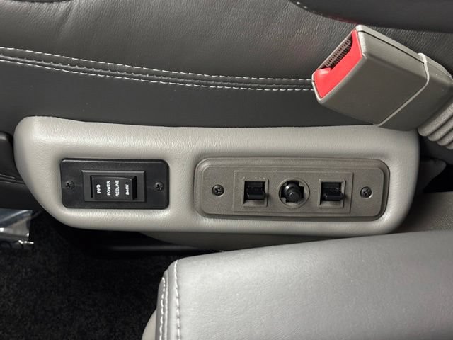 Used 2021 Chevrolet Express 2500 LS w/ Enhanced Convenience Package RWD image 33